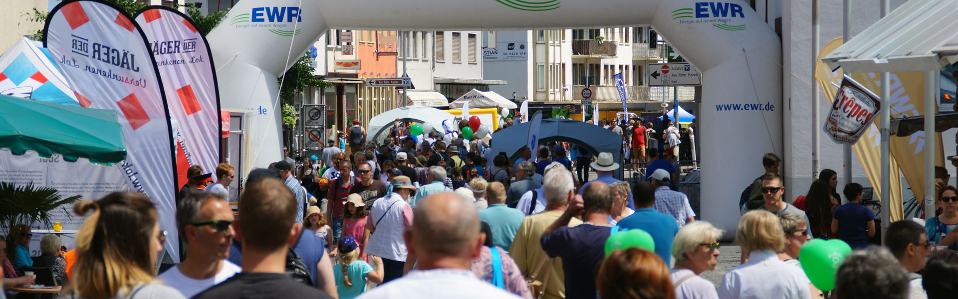 NIKOS auf einem Stadtfest: Bühnen und Besucherströme in der Innenstadt